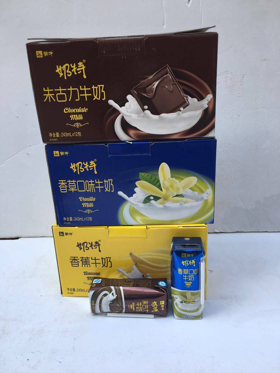 蒙牛奶特香蕉 朱古力牛奶香草味牛奶243ml*12瓶整箱包邮