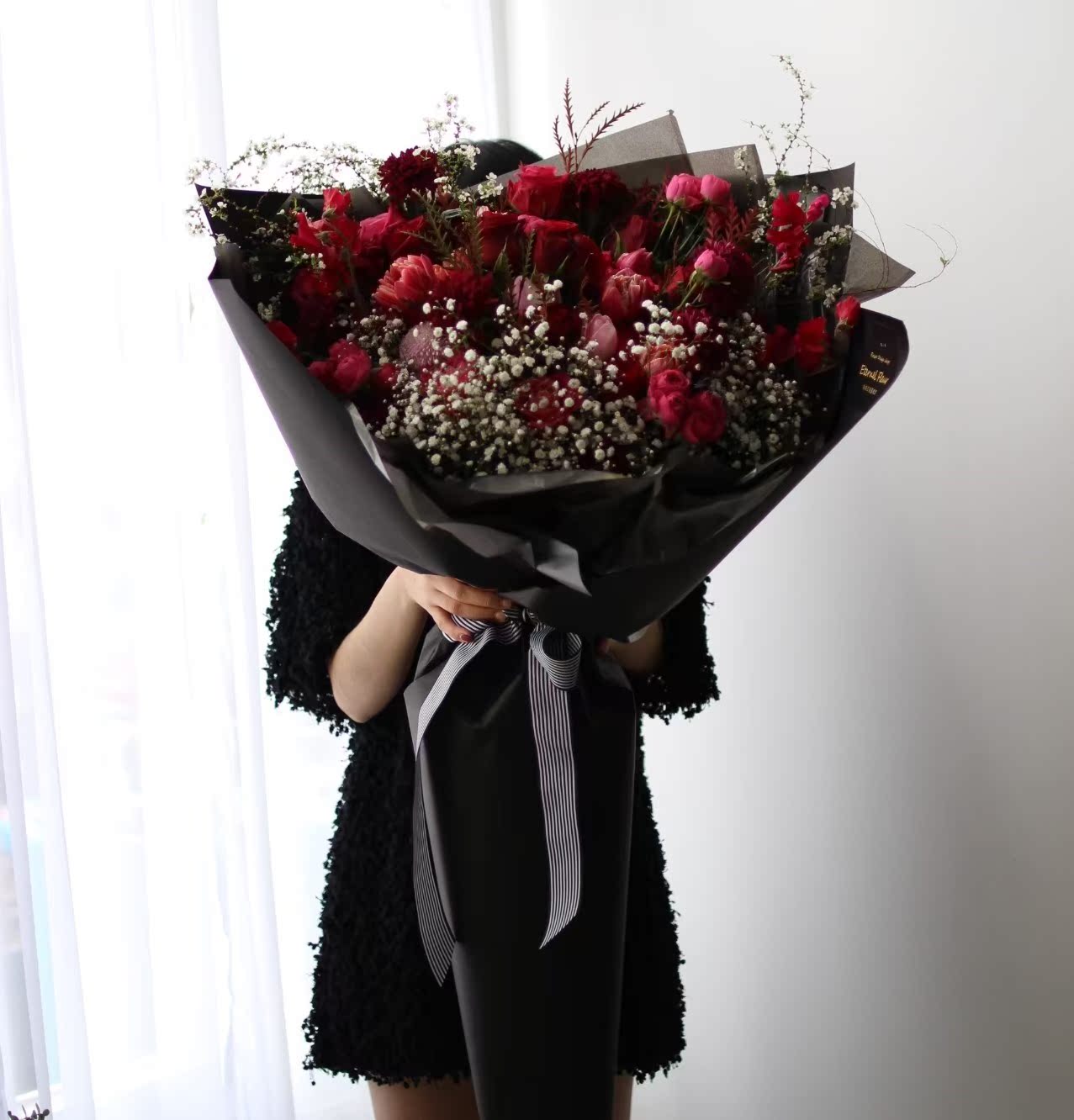 适配北京同城配送鲜花速递红玫瑰满天星超大花束弗朗明戈情