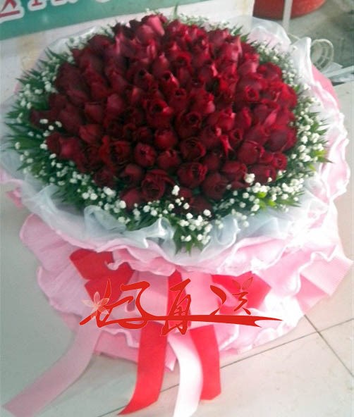 适配99红玫瑰花束长沙鲜花同城速递岳麓区株洲生日订花店芙蓉代送