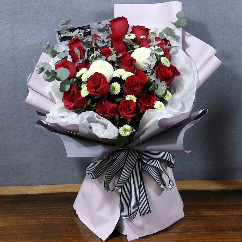 红玫瑰花束鲜花速递送女友南京成都武汉青岛全国同城花店送花上门